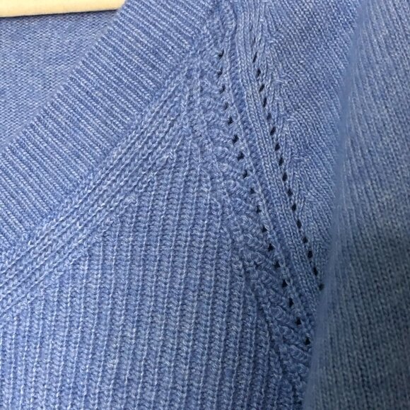 TALBOTS Petite Light Blue Heather Cashmere-Blend V-Neck Shaker-Stitch Sweater MP - Picture 3 of 7